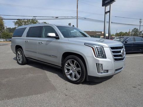 Used 2015 Cadillac Escalade ESV Premium AWD/4WD image 2