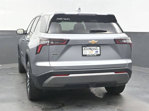 Used 2026 Chevrolet Equinox LT FWD image 8