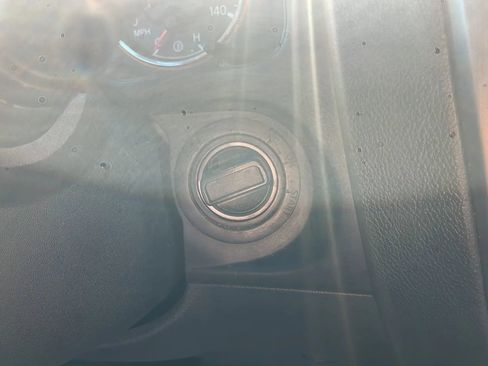 Used 2011 Nissan Armada SL image 33