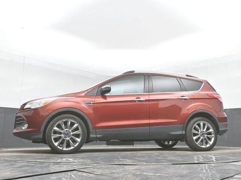 Used 2016 Ford Escape SE w/ SE Chrome Package FWD image 42