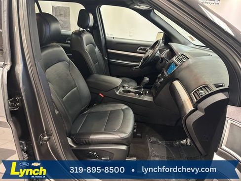 Used 2017 Ford Explorer XLT w/ Equipment Group 202A AWD/4WD image 8