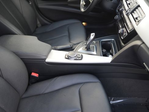 Used 2016 BMW 320i xDrive Sedan image 18