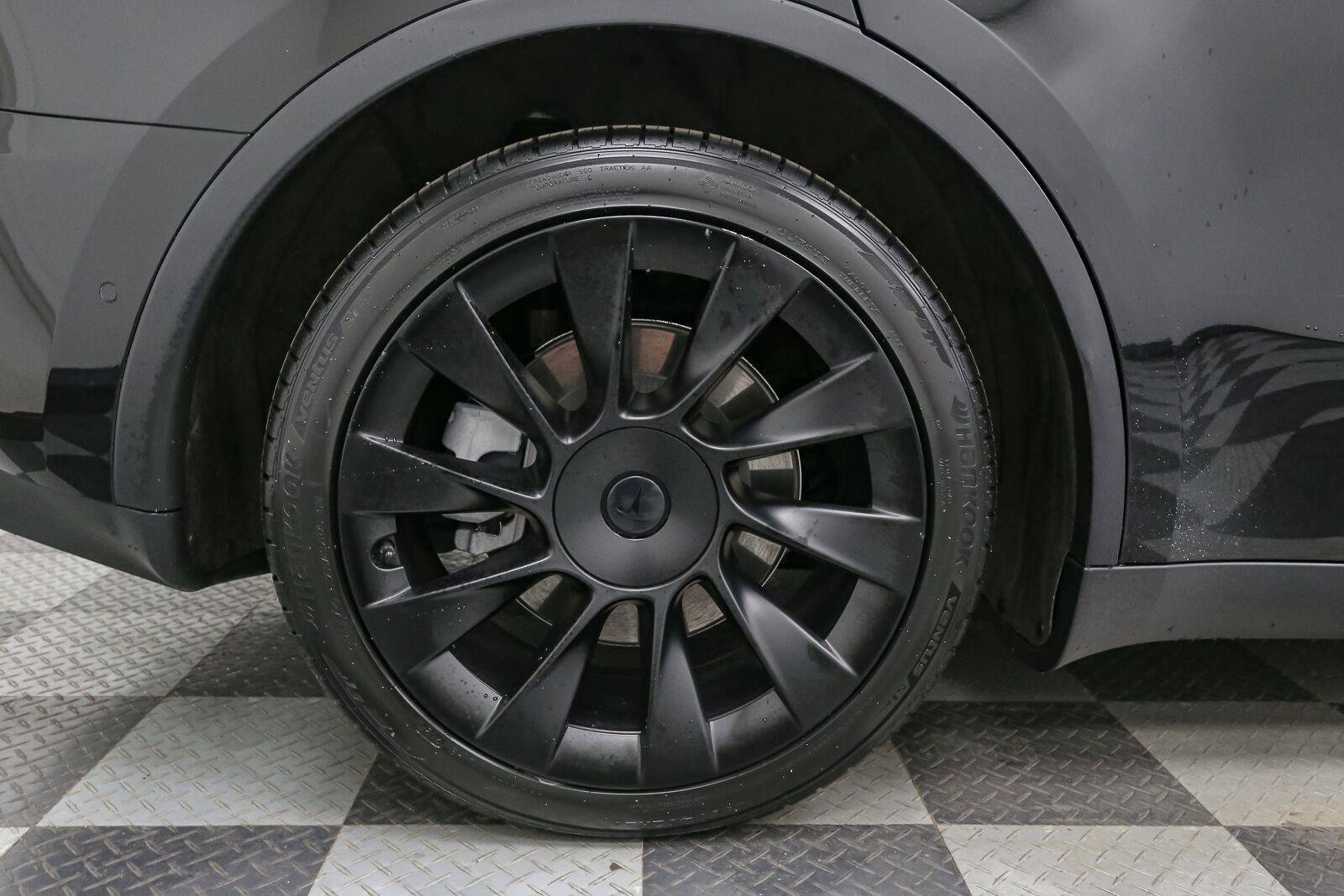 Used 2021 Tesla Model Y Long Range AWD/4WD image 16
