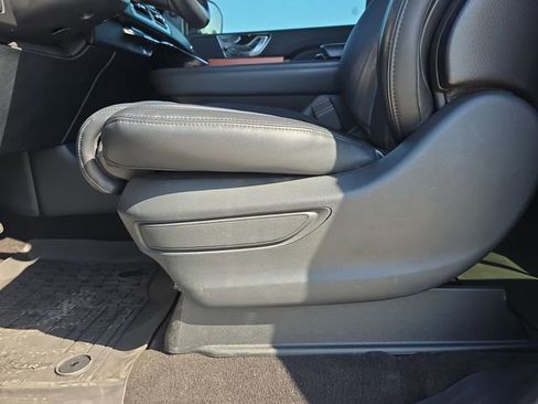 Used 2024 Lincoln Navigator Reserve image 30