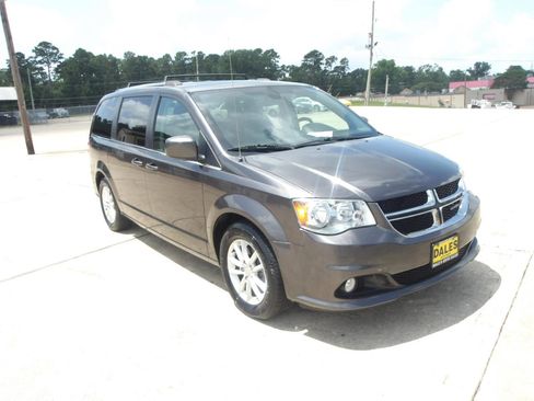 Used 2019 Dodge Grand Caravan SXT FWD image 4