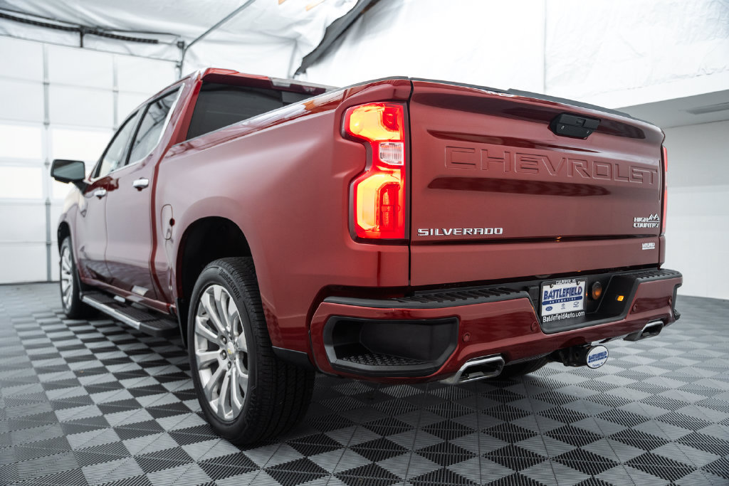 Used 2021 Chevrolet Silverado 1500 High Country w/ Technology Package AWD/4WD image 7