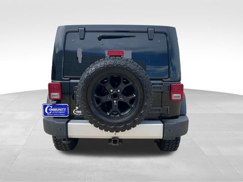 Used 2013 Jeep Wrangler Unlimited Sahara w/ Connectivity Group AWD/4WD image 5