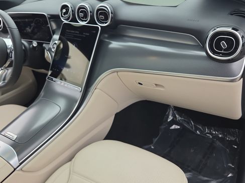Used 2026 Mercedes-Benz GLC 300 image 18