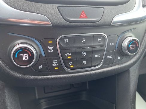 Used 2020 Chevrolet Equinox LT image 35