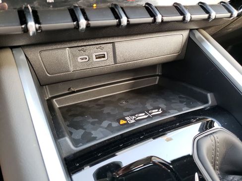 New 2026 Chevrolet Colorado ZR2 w/ Technology Package image 24