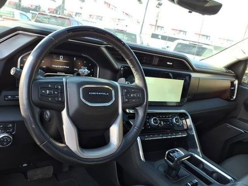 Used 2024 GMC Sierra 1500 Denali AWD/4WD image 10