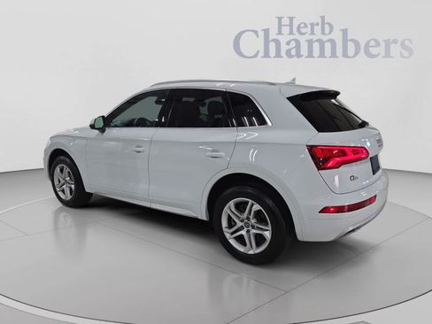 Used 2019 Audi Q5 2.0T Premium w/ Convenience Package AWD/4WD image 3