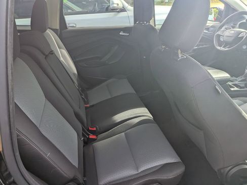 Used 2018 Ford Escape SE w/ SE Sync 3 Package FWD image 8