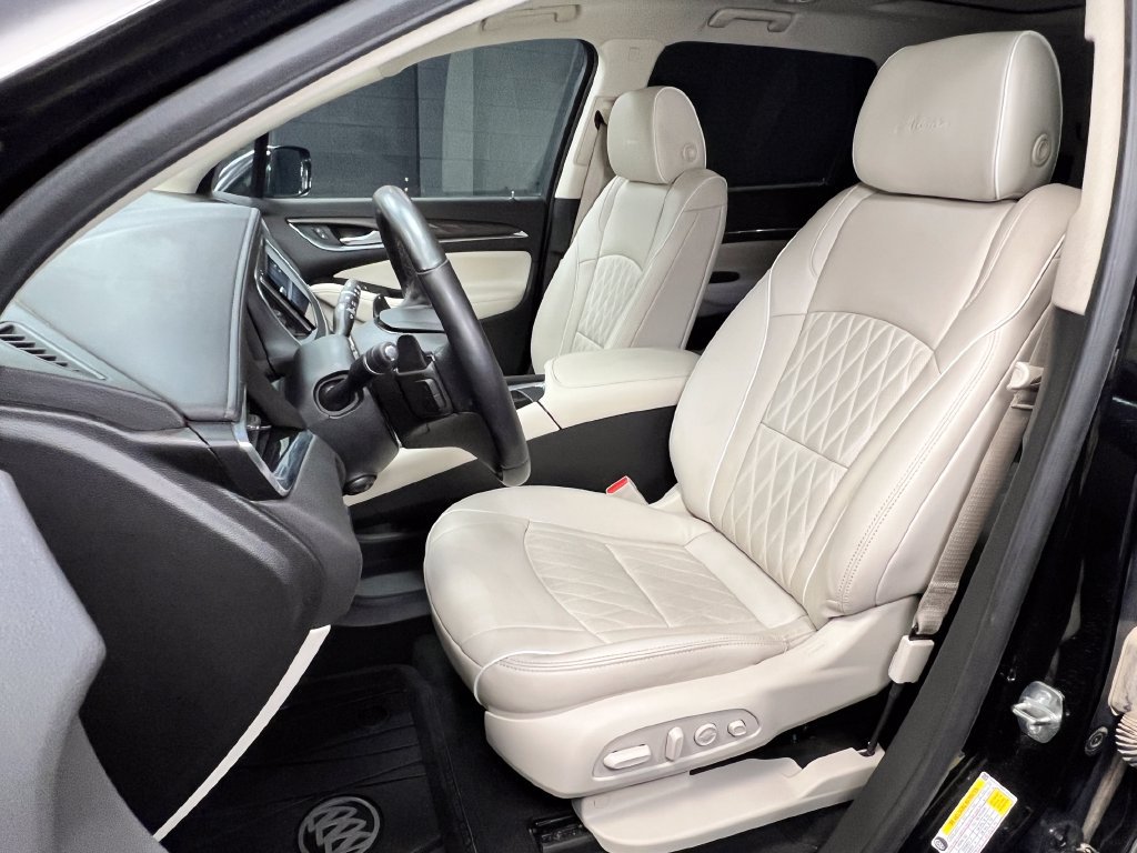 Used 2023 Buick Enclave Avenir w/ Avenir Technology Package AWD/4WD image 28