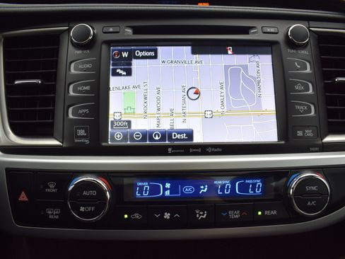Used 2019 Toyota Highlander Limited Platinum AWD/4WD image 23