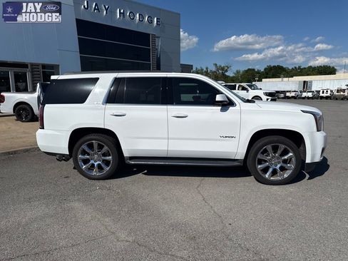 Used 2017 GMC Yukon SLT AWD/4WD image 7