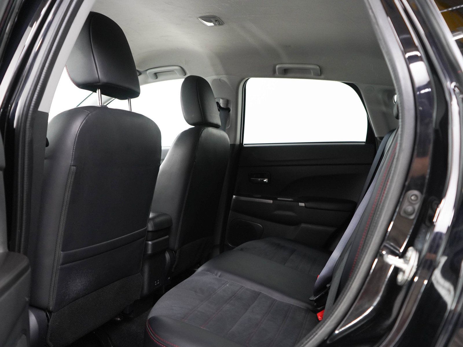 Used 2024 Mitsubishi Outlander Sport SE AWD/4WD image 17