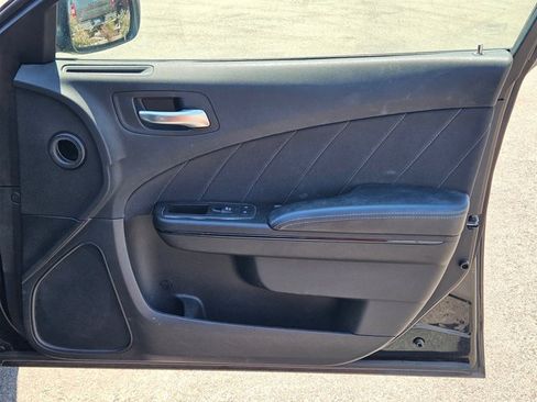 Used 2019 Dodge Charger SXT w/ Blacktop Package RWD image 13
