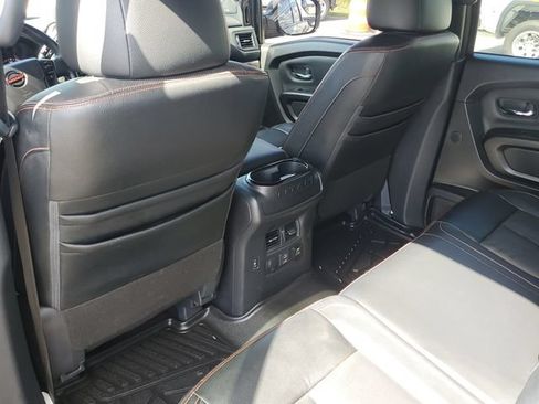 Used 2021 Nissan Titan PRO-4X w/ Pro-4x Convenience Package AWD/4WD image 10