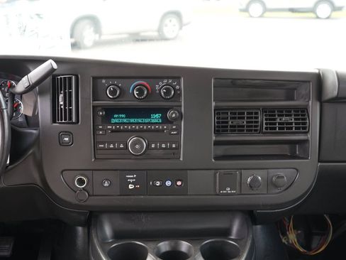 Used 2016 Chevrolet Express 3500 Extended RWD image 25