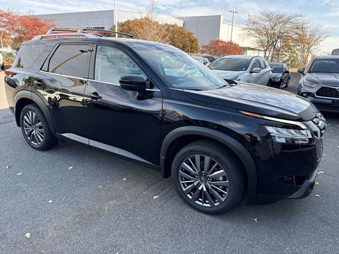 Used 2023 Nissan Pathfinder SL w/ SL Premium Package image 7