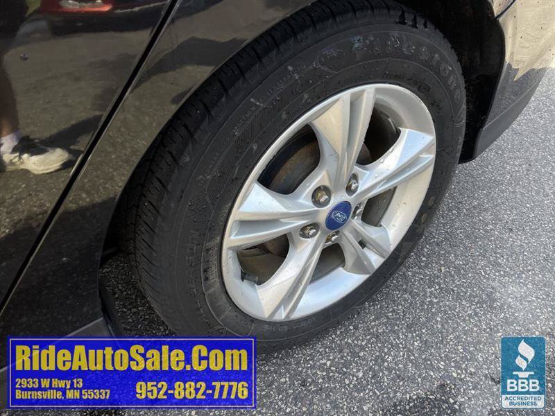 Used 2014 Ford Focus SE w/ SE Winter Package FWD image 25