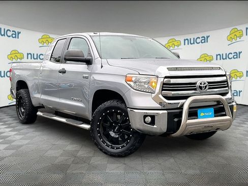 Used 2017 Toyota Tundra SR5 AWD/4WD image 1