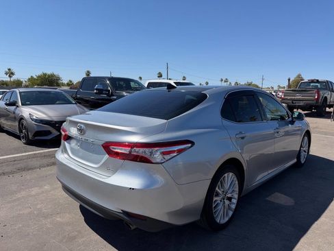 Used 2018 Toyota Camry XLE image 11
