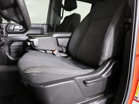 Used 2020 Chevrolet Silverado 2500 Custom w/ Custom Value Package image 12