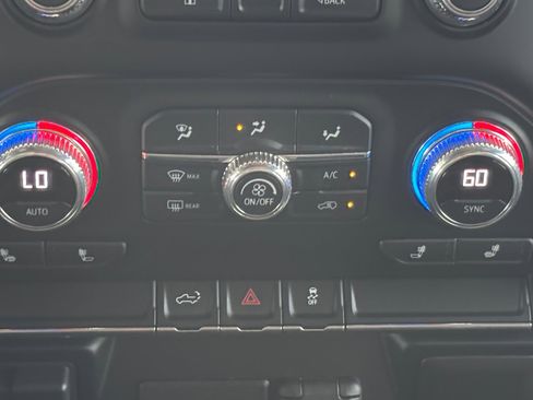 Used 2022 GMC Sierra 2500 SLE w/ SLE Convenience Package image 4