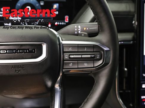 Used 2025 GMC Yukon XL Denali AWD/4WD image 16