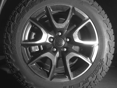 Used 2025 Jeep Compass Trailhawk image 12