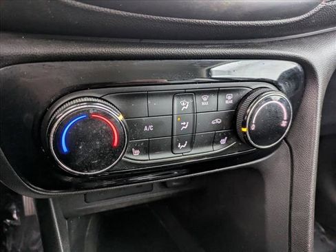 Used 2020 Buick Encore GX Preferred w/ Cold Weather Comfort Package image 14