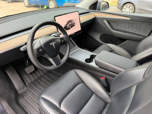 Used 2023 Tesla Model Y AWD image 15
