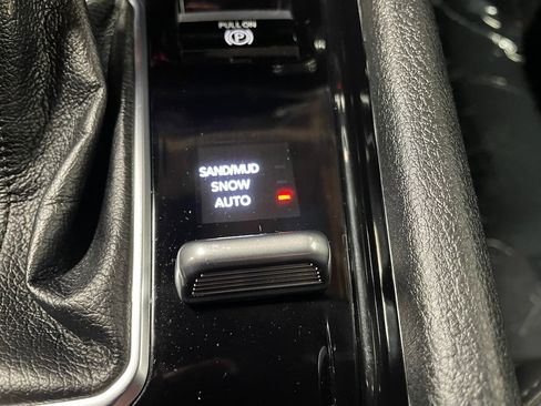 Used 2022 Jeep Compass Limited image 17