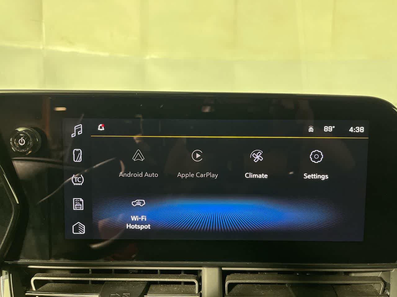 Used 2025 Chevrolet Trax LT FWD image 20