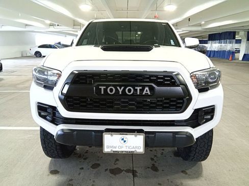 Used 2019 Toyota Tacoma TRD Pro AWD/4WD image 2