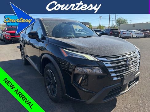 Used 2024 Nissan Rogue SV image 1