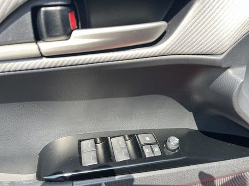 Used 2025 Toyota Camry SE FWD image 11