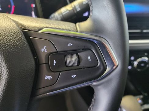 Certified 2025 Chevrolet Trax ACTIV FWD image 19