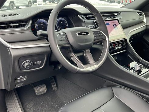 New 2025 Jeep Grand Cherokee Limited w/ Trailer Tow Package image 15