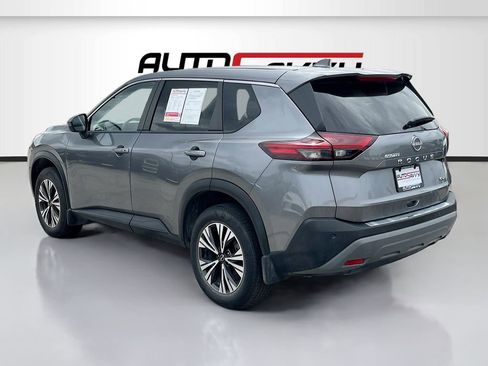 Used 2023 Nissan Rogue SV image 5