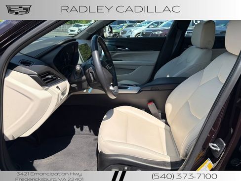 Used 2020 Cadillac CT4 Luxury RWD image 3