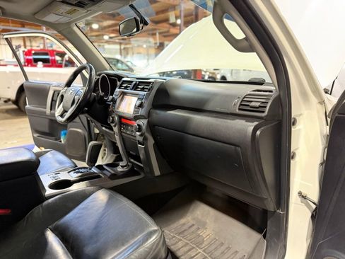 Used 2011 Toyota 4Runner Limited AWD/4WD image 17