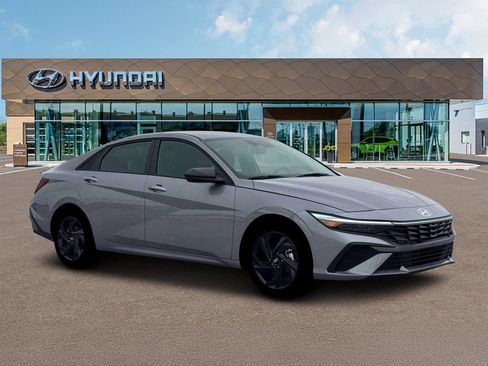 Certified 2026 Hyundai Elantra Sport FWD image 11