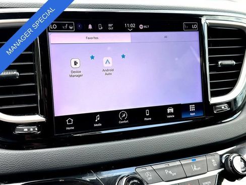 Used 2023 Chrysler Pacifica Touring-L FWD image 14