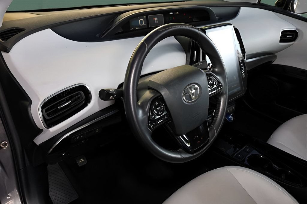 Used 2020 Toyota Prius Prime XLE FWD image 12