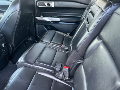 Used 2023 Ford Explorer XLT w/ Equipment Group 202A image 12