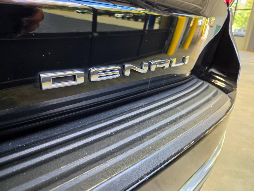 Used 2022 GMC Yukon XL Denali AWD/4WD image 11