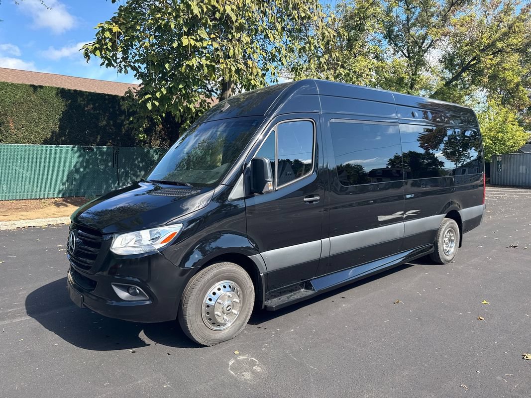 Used 2021 Mercedes-Benz Sprinter 3500 image 2